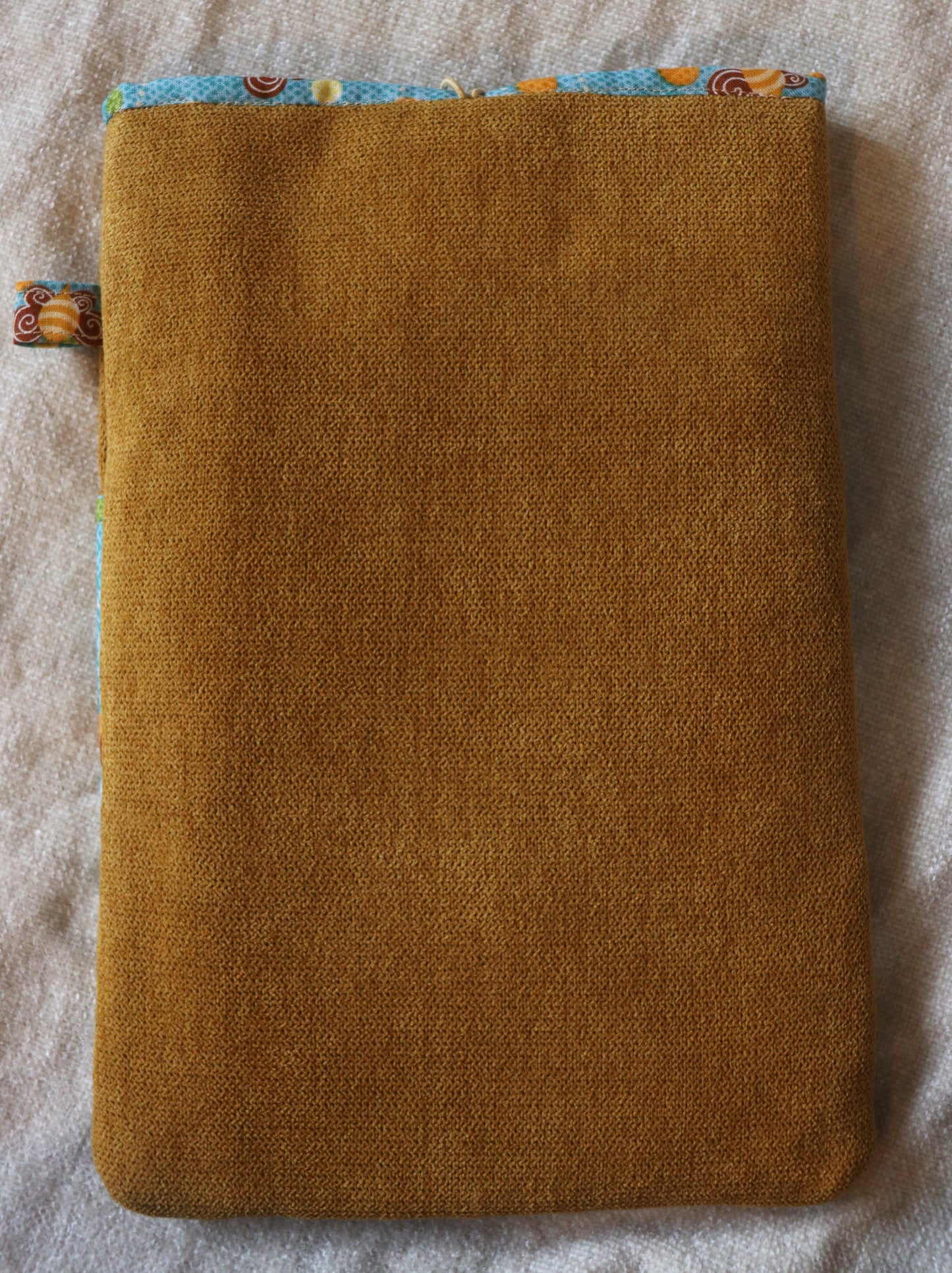 Bee Tablet Cover