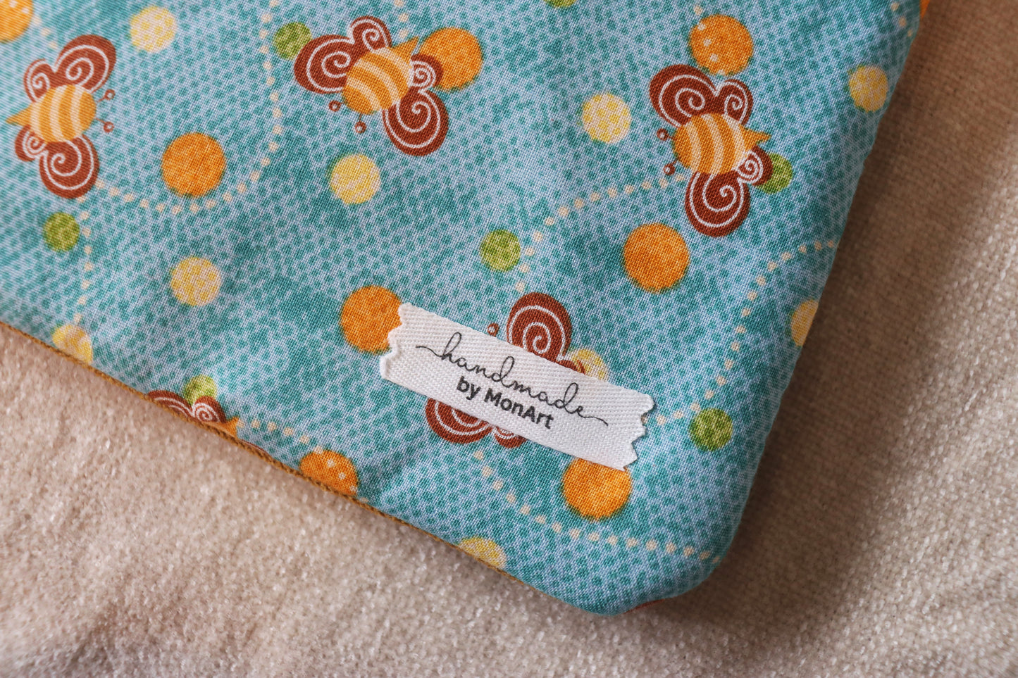 Bee Tablet Cover