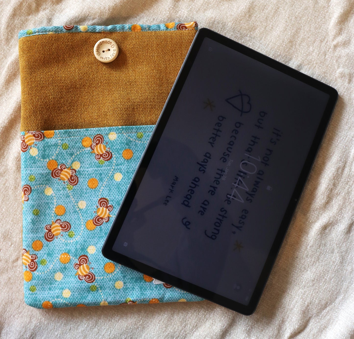 Bee Tablet Cover